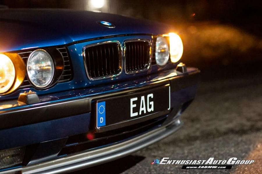 Детали экстерьера BMW M5 Touring (Avus Blue) (WBSHJ91070BL01767) (E34) 1994 года  (фото 4 из 100)